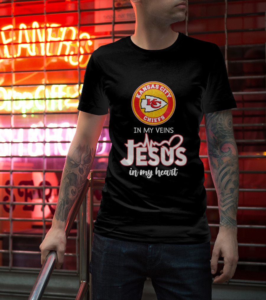Kansas City Chiefs In My Veins Jesus In My Heart Football Faithful T-Shirt