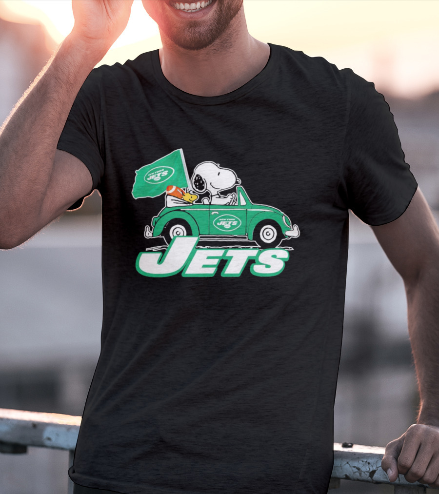 Snoopy And Woodstock Driving New York Jets Car With Flag T-Shirt