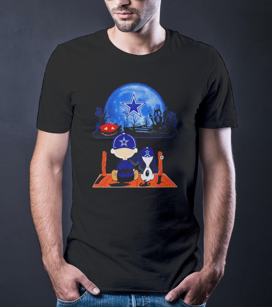 Charlie Brown And Snoopy Dallas Cowboys Halloween Under Blue Moon With Pumpkin T-Shirt