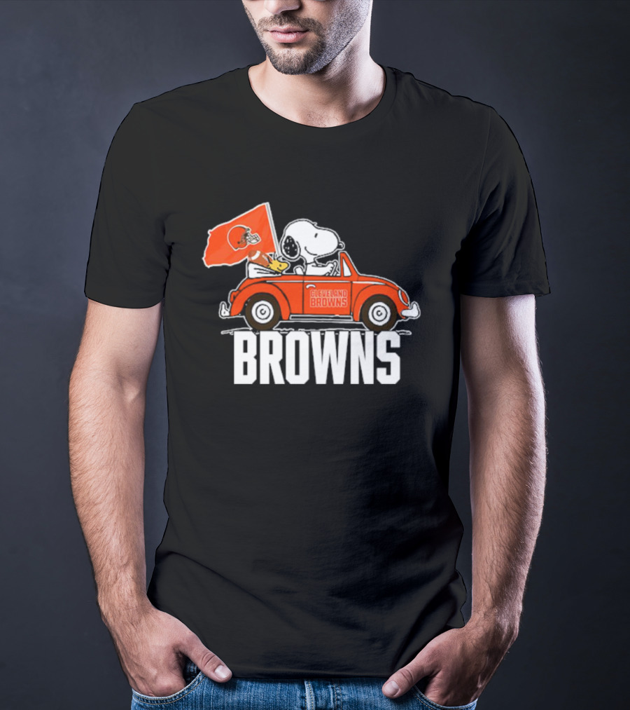 Cleveland Browns Snoopy Woodstock Driving Car With Flag T-Shirt