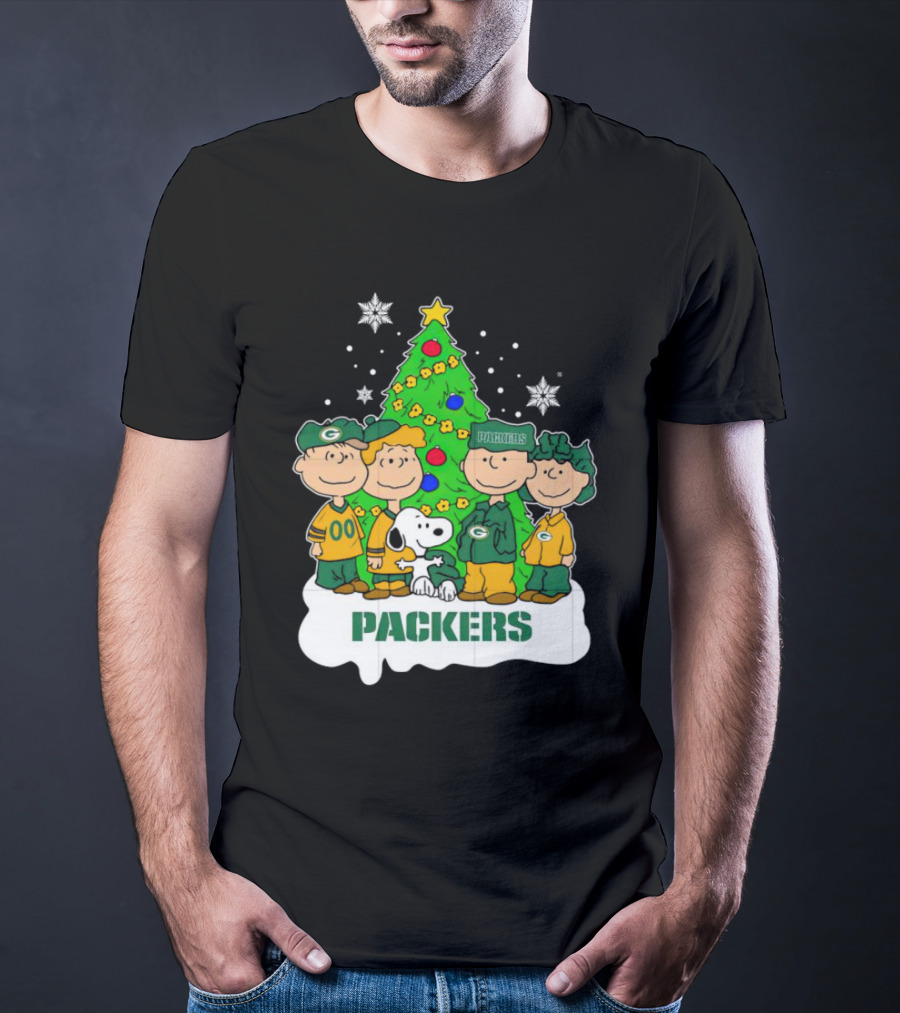 Green Bay Packers Christmas Peanuts Characters With Tree T-Shirt