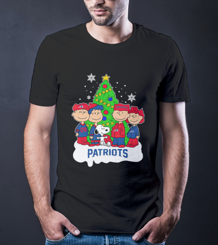 The Peanuts Characters Christmas With New England Patriots Tree And Snoopy T-Shirt