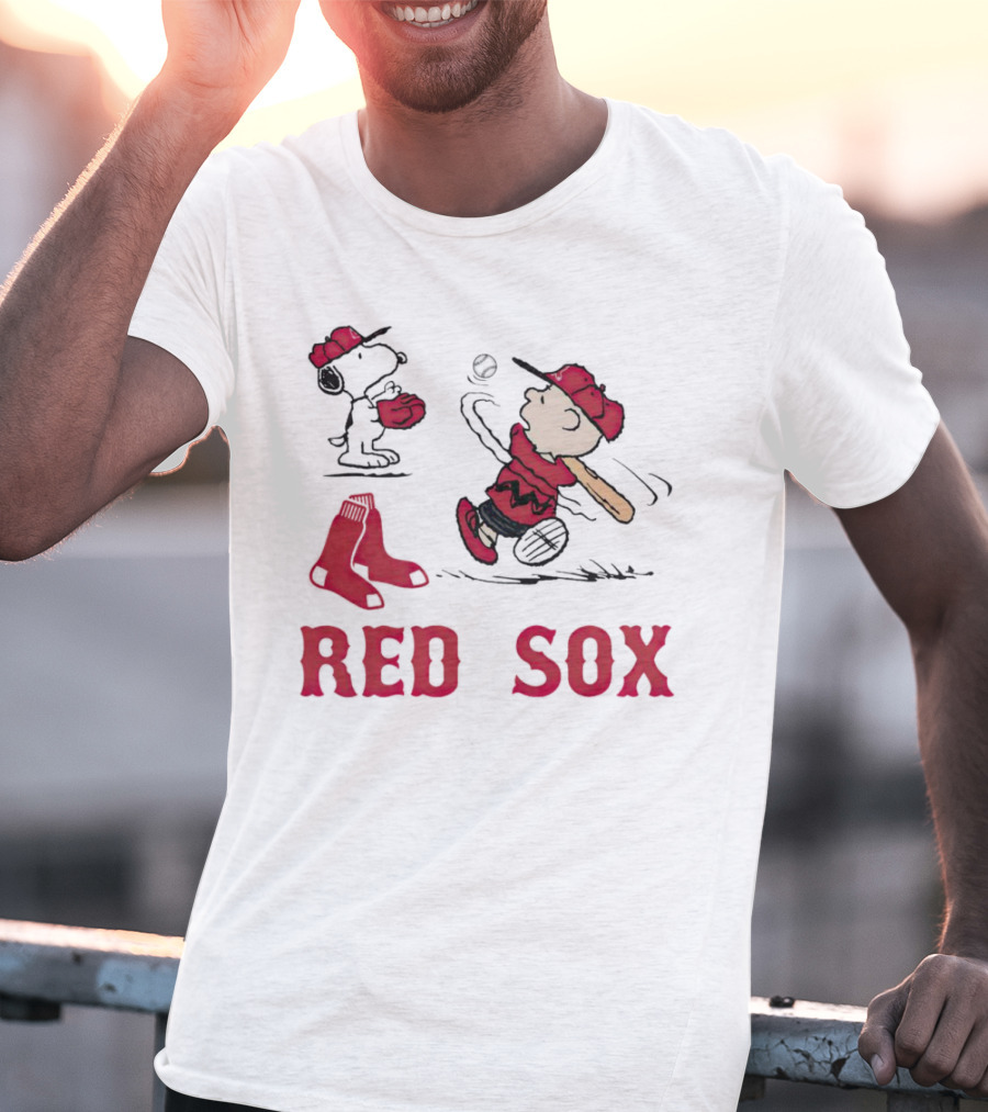 Charlie Brown Snoopy Boston Red Sox Baseball Play Peanuts Characters T-Shirt