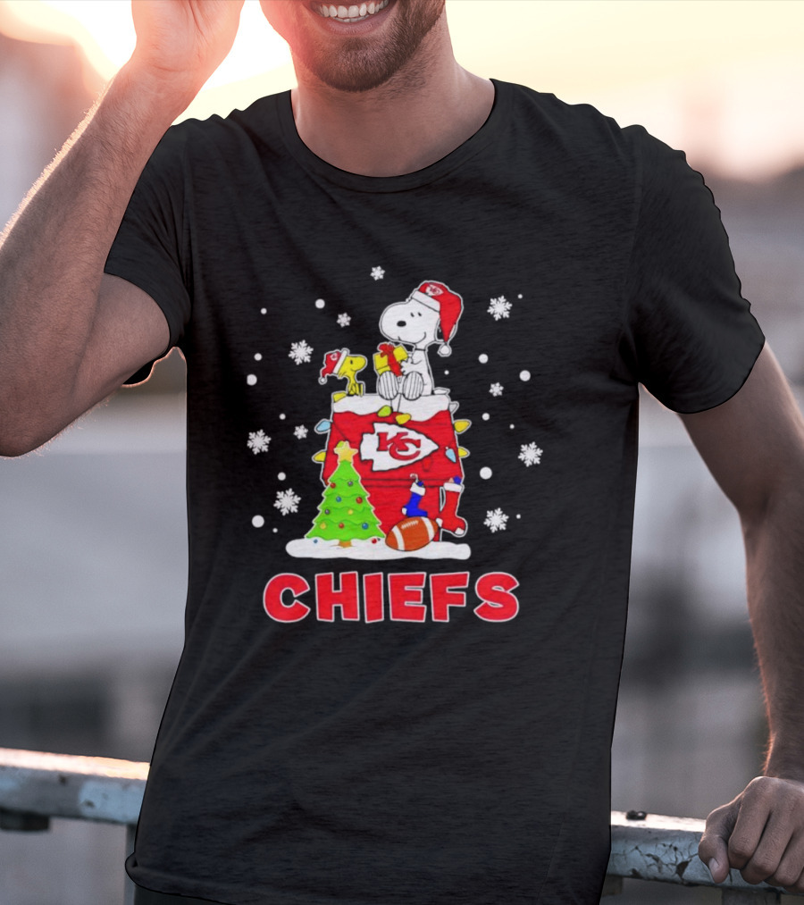 Kansas City Chiefs Christmas Snoopy Woodstock Dog House T-Shirt