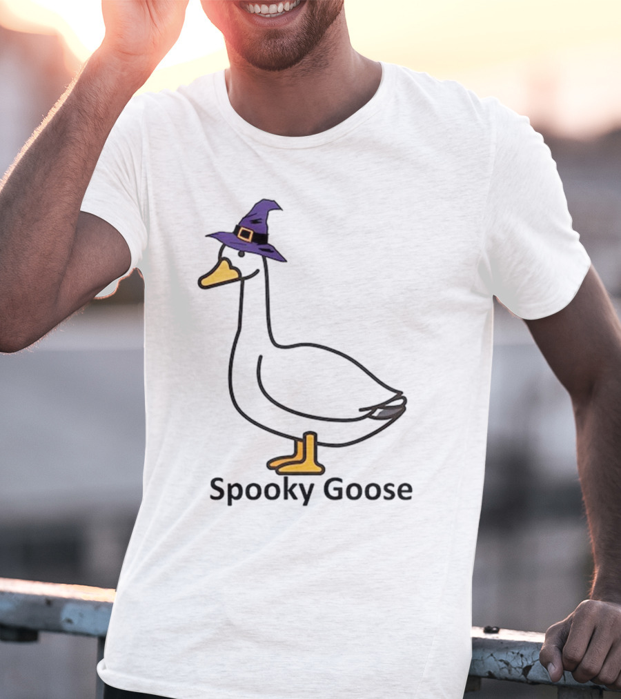Spooky Goose Witch Hat Funny Goose Halloween T-Shirt