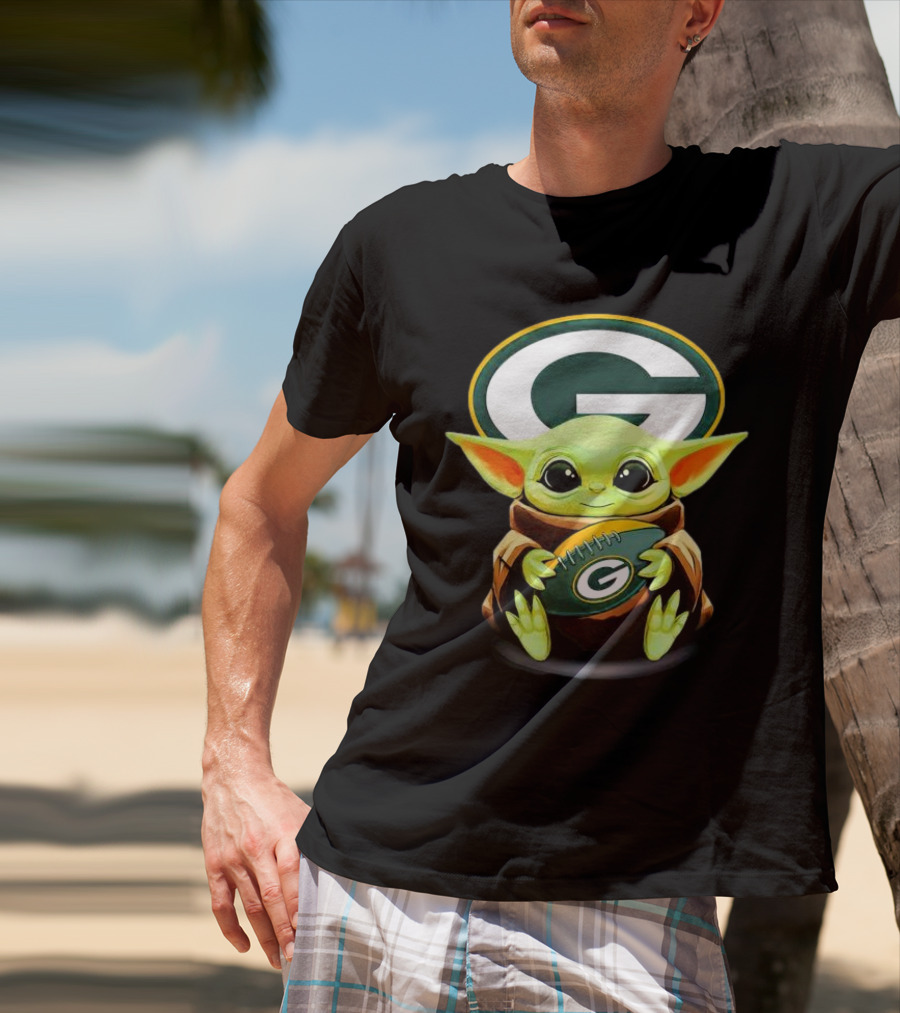 Baby Yoda Green Bay Packers Football Hug T-Shirt