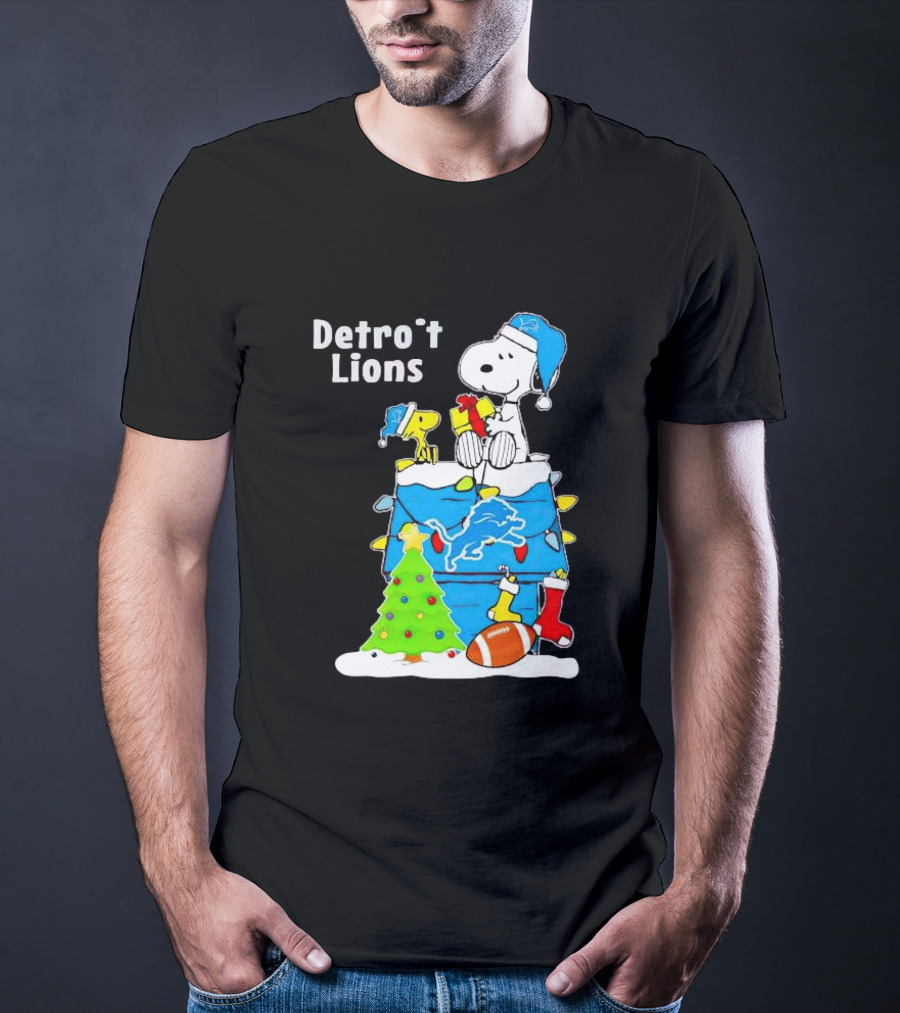Snoopy And Woodstock Detroit Lions Christmas Igloo With Football And Tree T-Shirt