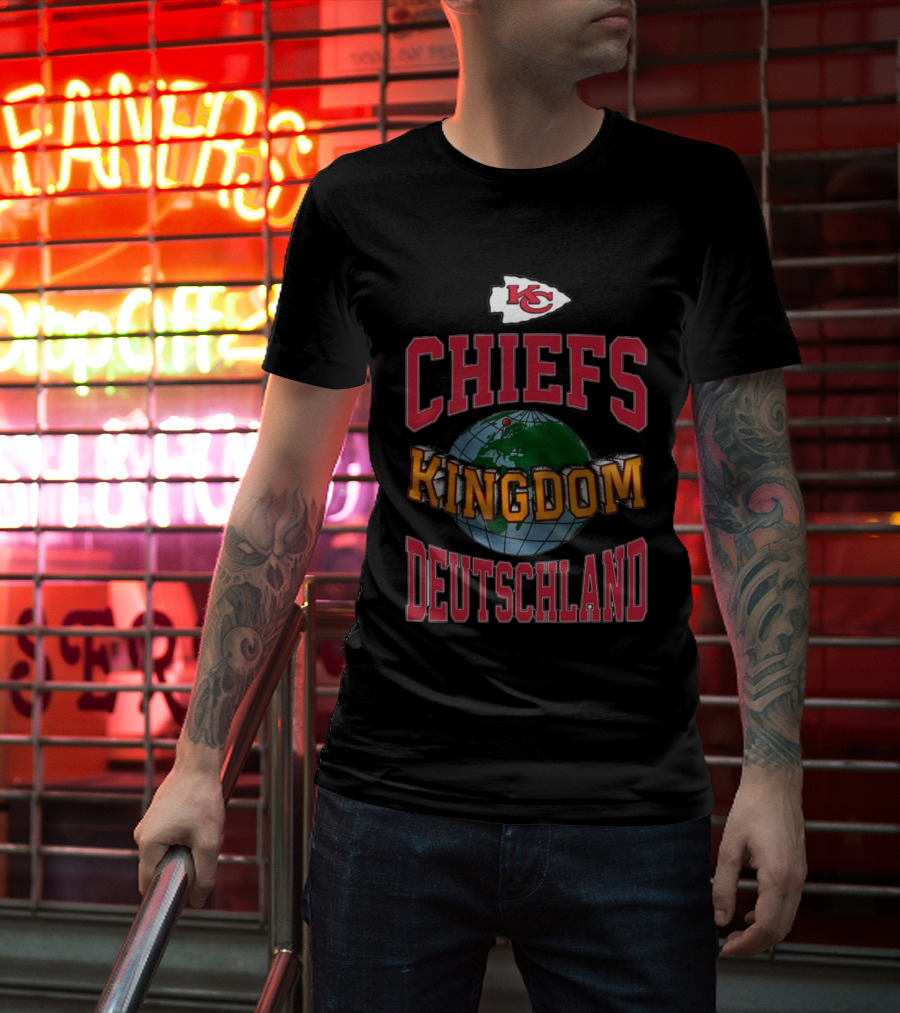 Chiefs Kingdom Deutschland With Kansas City Arrowhead Logo And Globe T-Shirt
