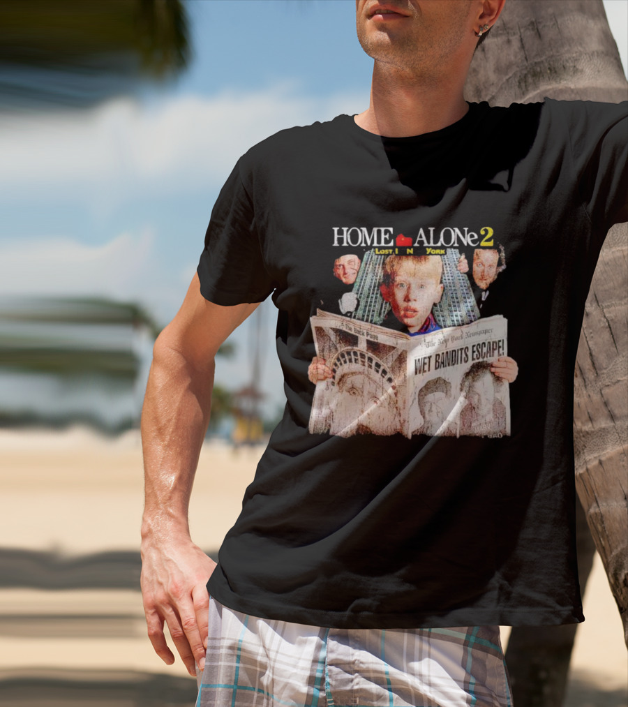 HOME ALONE 2 LOST IN NEW YORK WET BANDITS ESCAPE NEW YORK NEWSPAPER T-Shirt