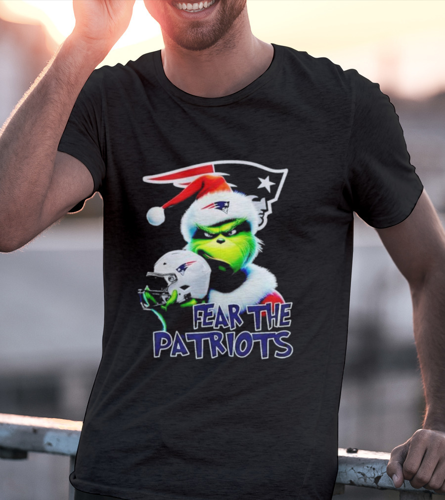 Fear The Patriots Santa Grinch New England NFL T-Shirt