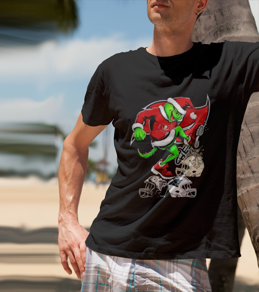 Tampa Bay Buccaneers Grinch Santa Stomping NFL Helmets Funny Christmas T-Shirt