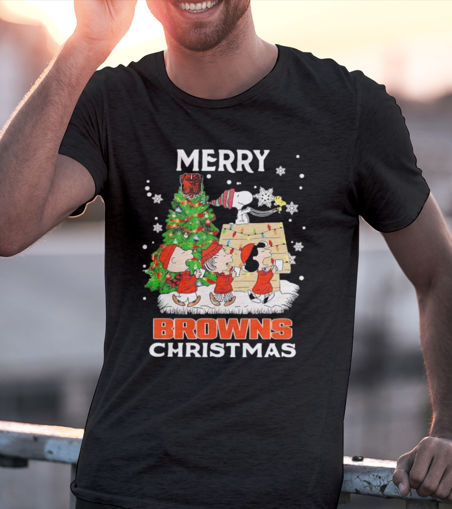 Peanuts Characters Merry Browns Christmas Cleveland Browns T-Shirt