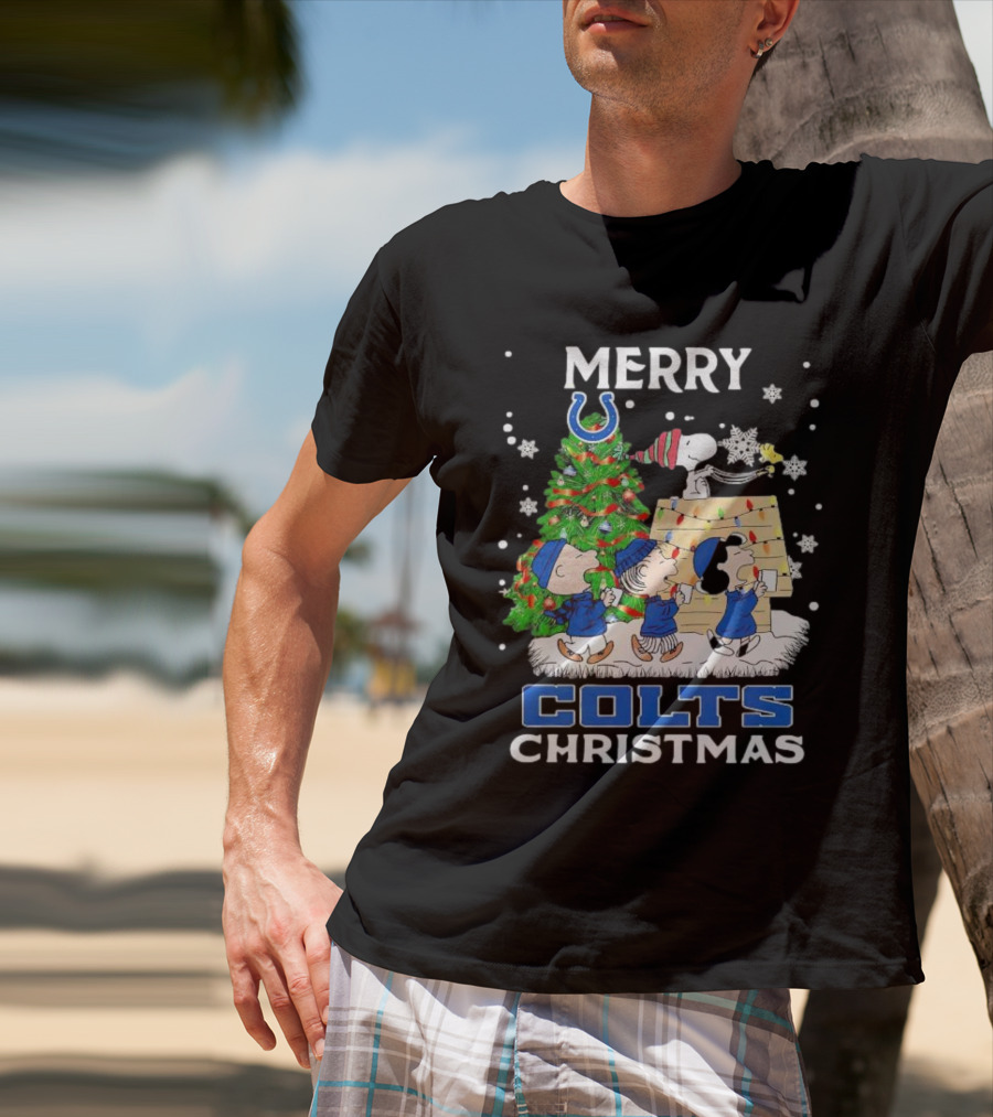 Merry Christmas Peanuts Characters Indianapolis Colts T-Shirt