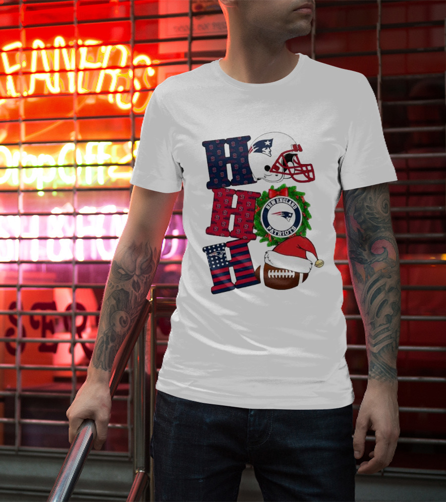 New England Patriots Ho Ho Ho Merry Christmas Football Helmet Wreath Santa Hat Football T-Shirt