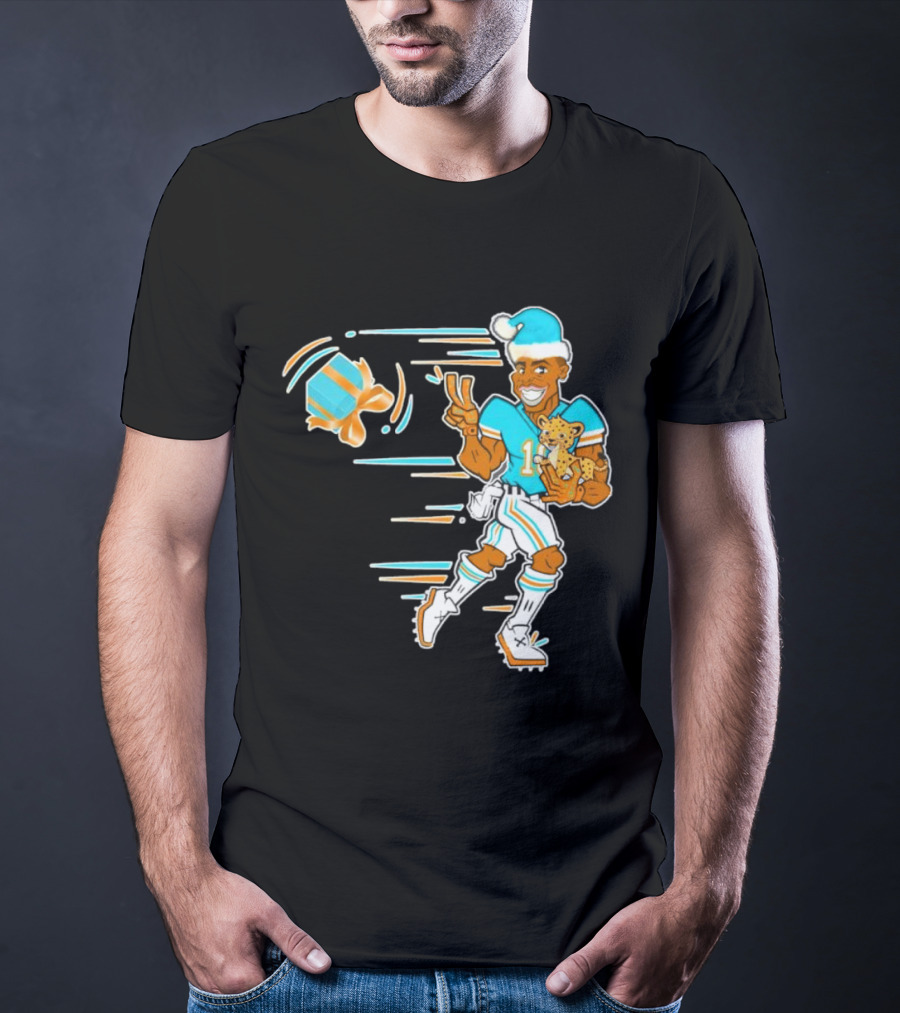 Tyreek Hill Cheetah Claus Football Holiday Player With Cheetah And Santa Hat T-Shirt