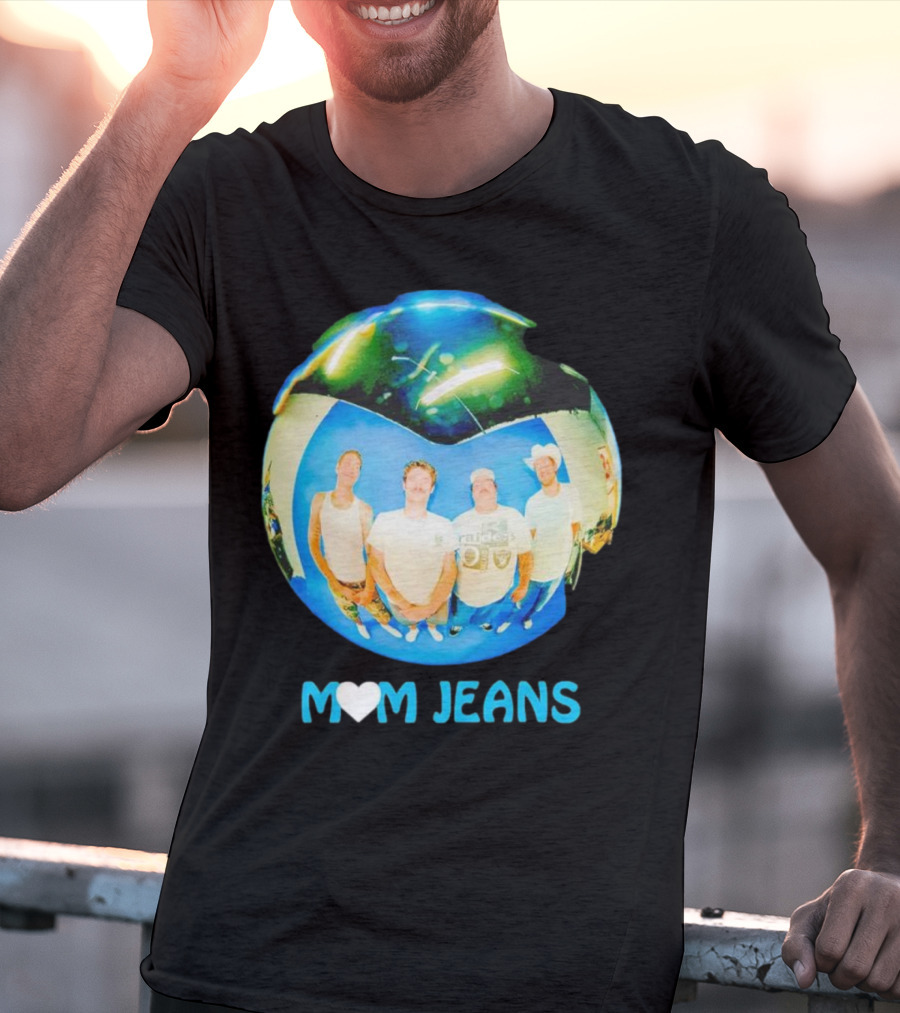Mom Jeans Heart Raiders Orb Photo T-Shirt