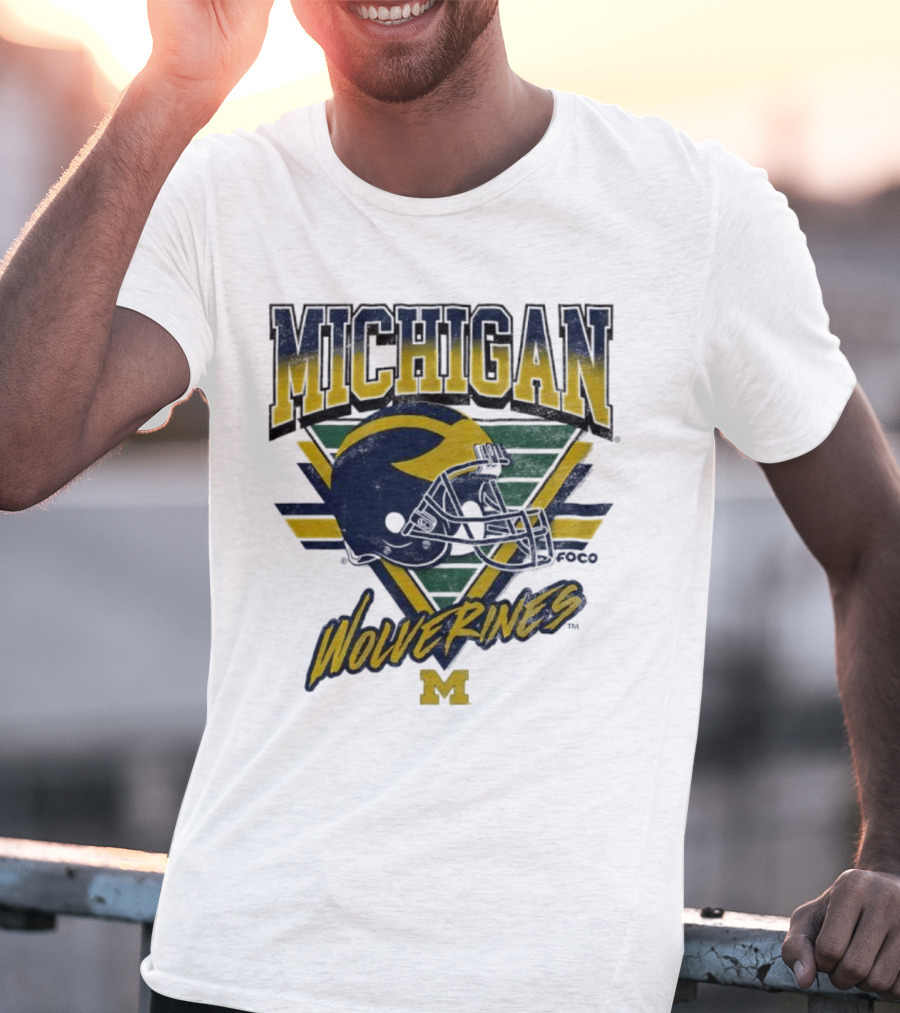 Michigan Wolverines Vintage Triangle Football Helmet M T-Shirt