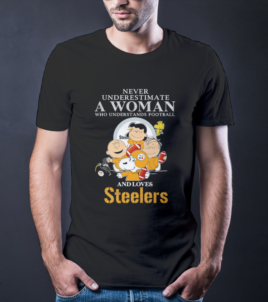 Peanuts Characters Never Underestimate A Woman Who Loves Steelers Football T-Shirt