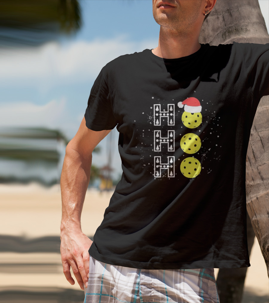 Santa Pickleball Hohoho Christmas Pickleballs With Santa Hat Snowy Holiday Fun T-Shirt