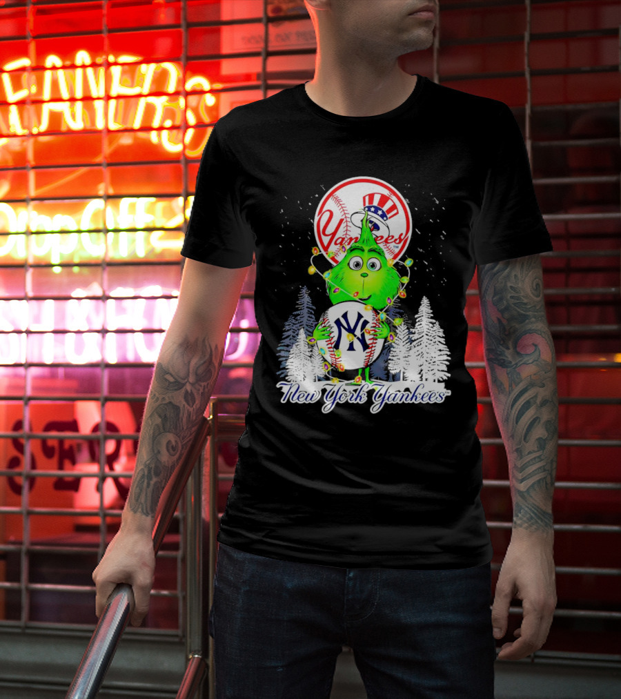 New York Yankees Grinch Christmas Hug With Baseball And Trees T-Shirt