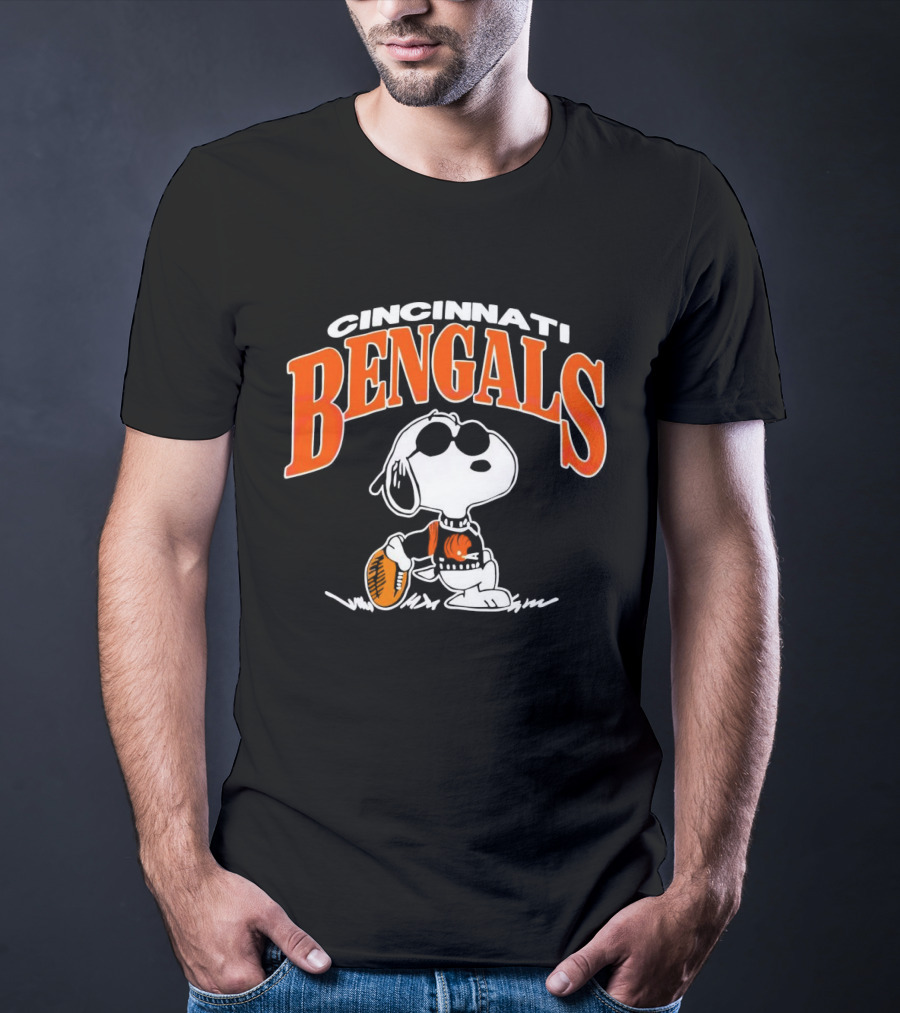 Cincinnati Bengals Snoopy Football Fan Gear T-Shirt