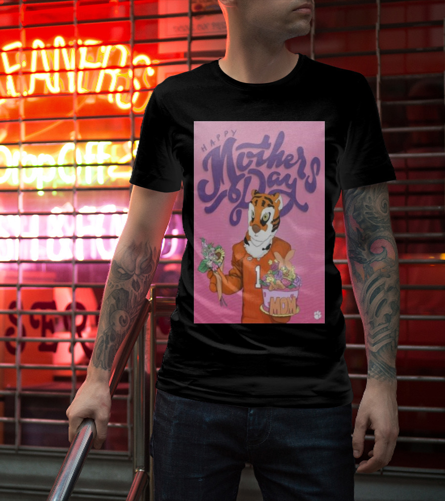 Clemson Tigers Mother's Day Celebration With Bouquet And Mom Cake T-Shirt