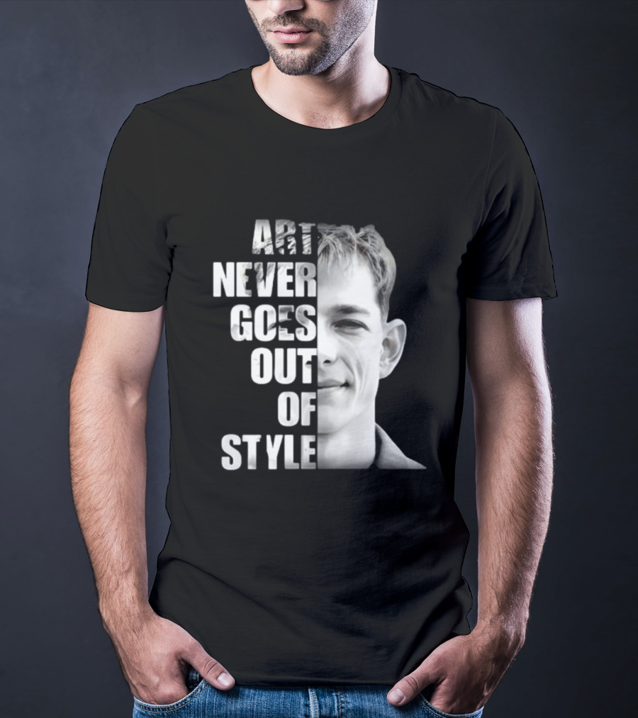 Art Never Goes Out Of Style Iconic Portrait Half Face T-Shirt