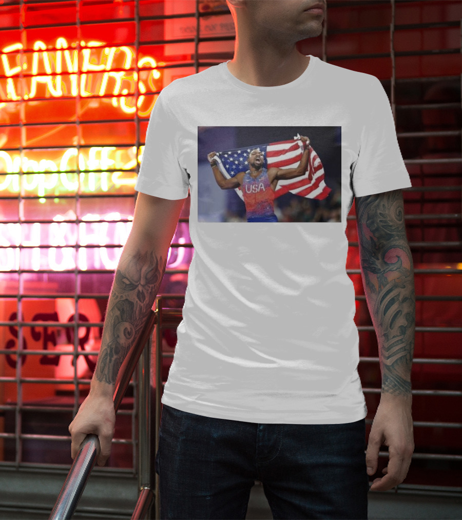USA Track Champion Noah Lyles Celebrates 100M Victory Paris Olympics T-Shirt