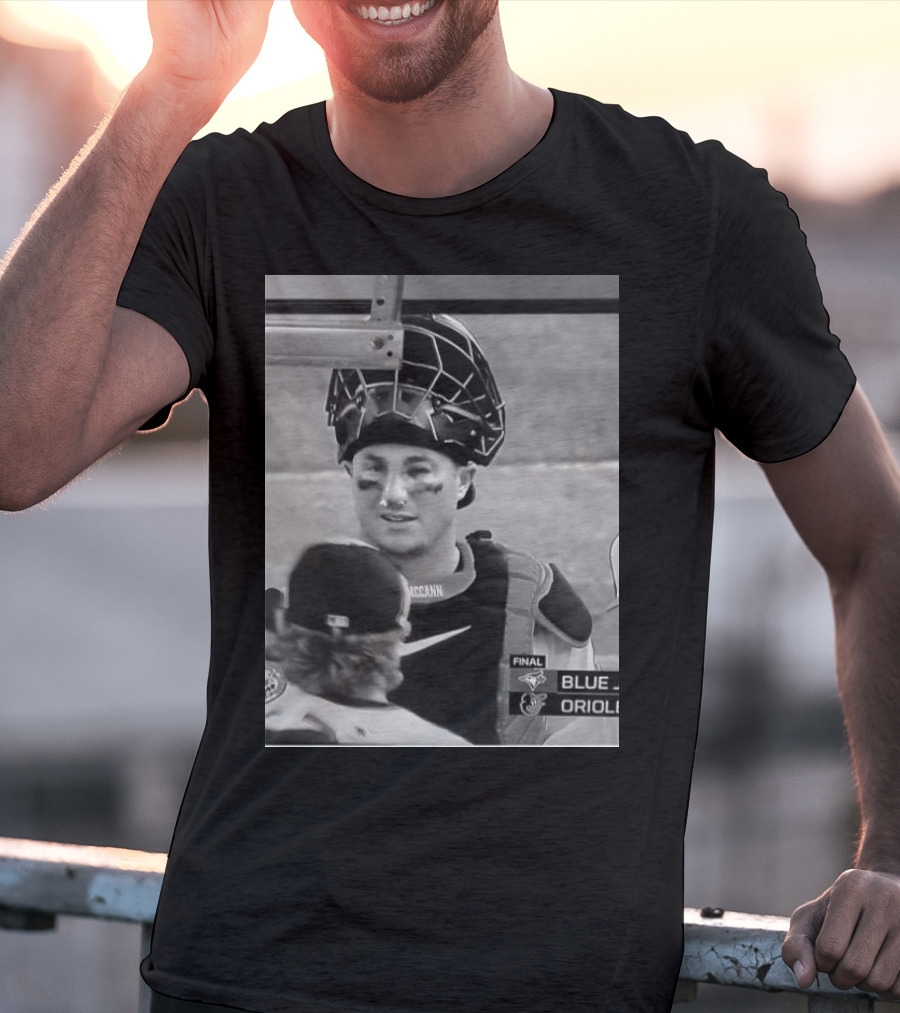 Orioles Catcher James Mccann Nosebleeds After Hit In Face During Game Against Blue Jays T-Shirt