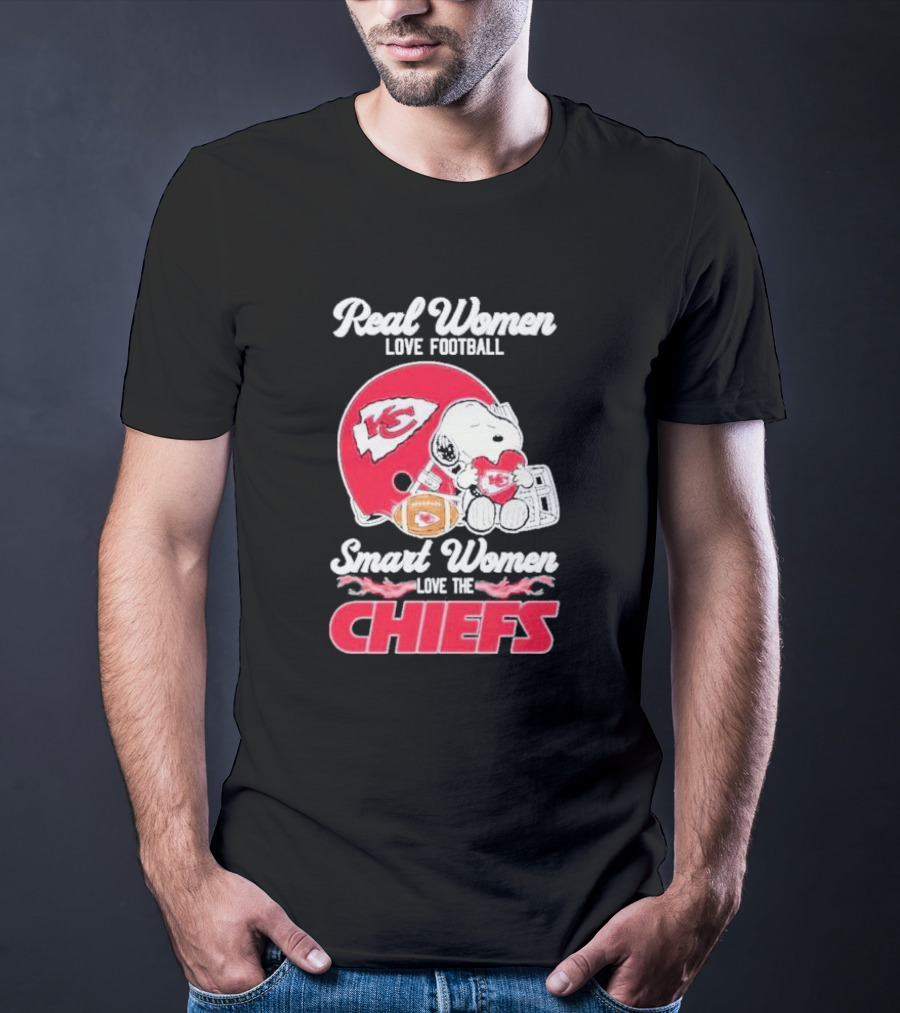 Real Women Love Football Smart Women Love The Kansas City Chiefs Snoopy Chiefs Love T-Shirt