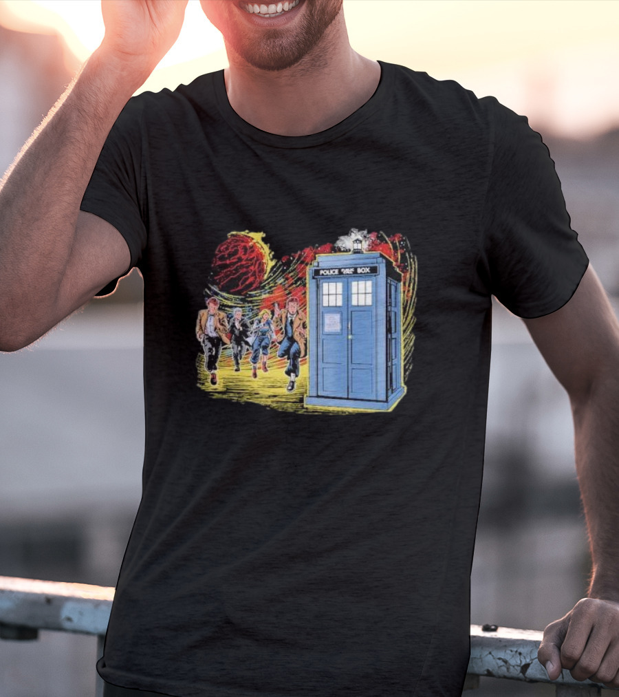 Police Public Box Time Travel Sci-fi Comics Chase With Doctor And Companions T-Shirt