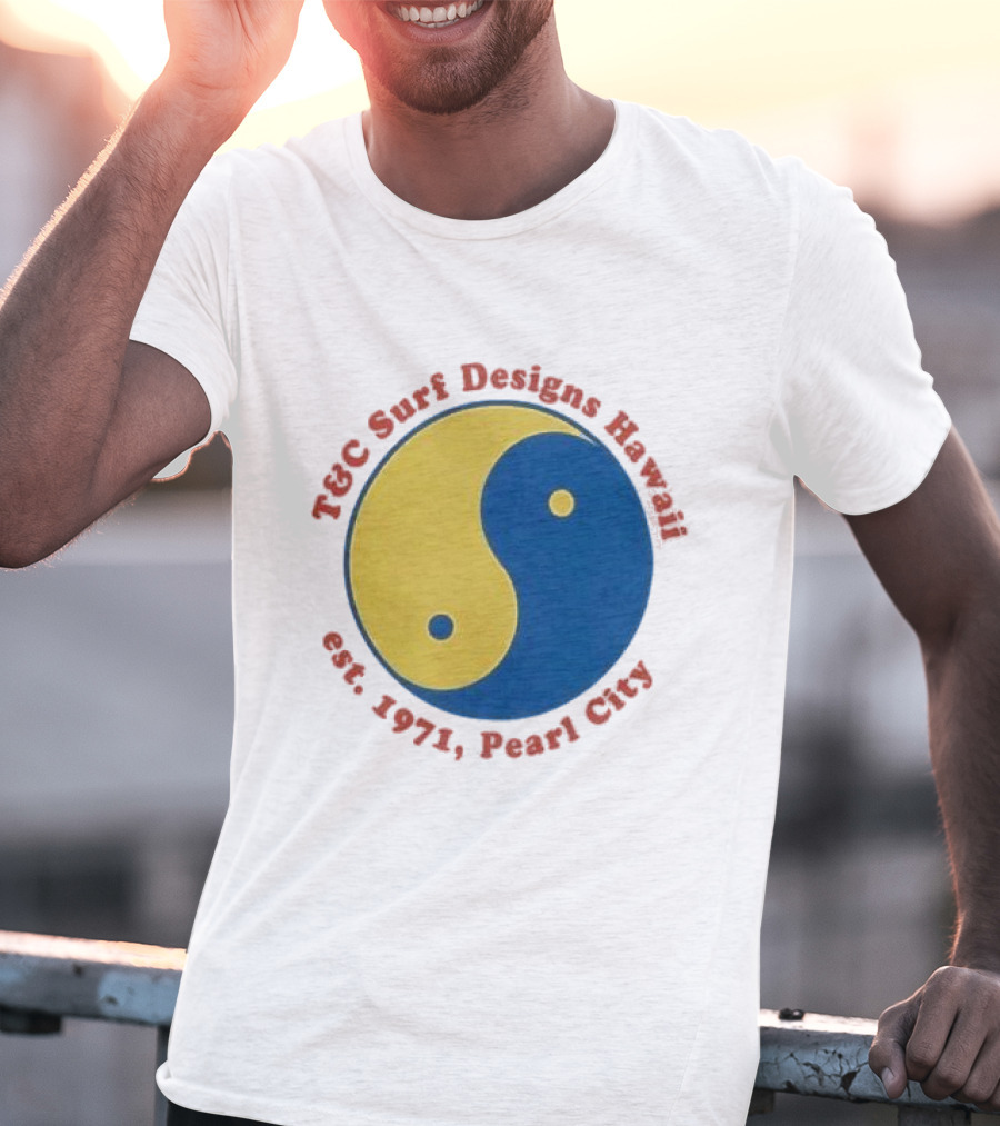 T&C Surf Designs Hawaii Est 1971 Pearl City Yin Yang T-Shirt