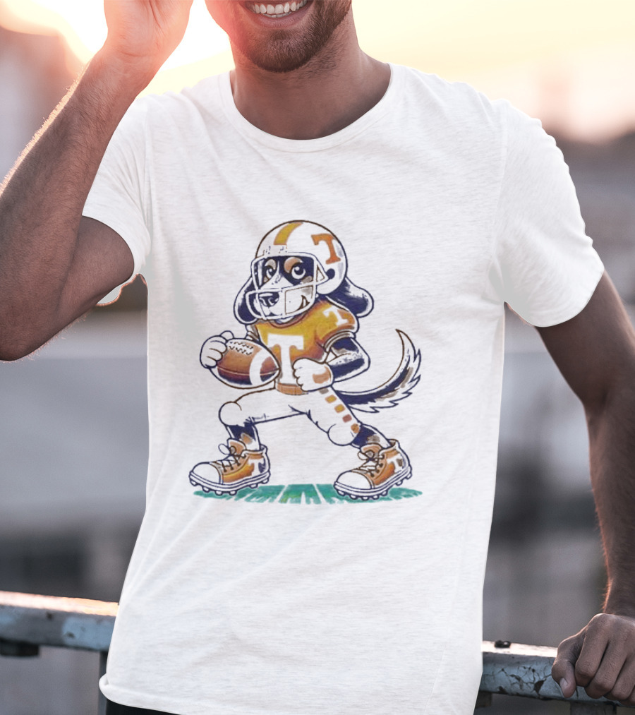 Tennessee Vols Smokey Dog Mascot Football Player T-Shirt