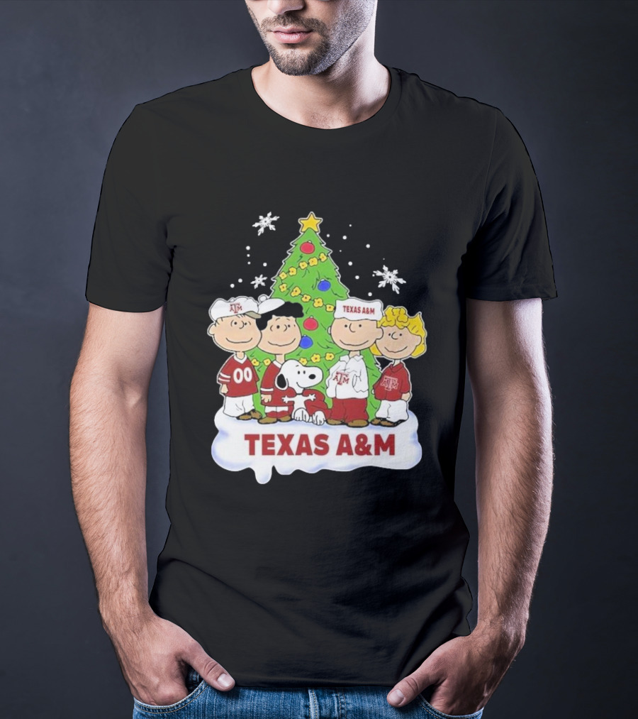 Texas A&M Aggies Christmas With Snoopy And Peanuts Characters T-Shirt