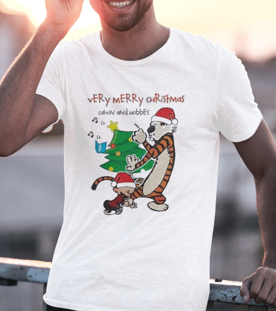 VErY MERRY ChrIStmAS Calvin And Hobbes Santa Hats Christmas Tree Dance T-Shirt