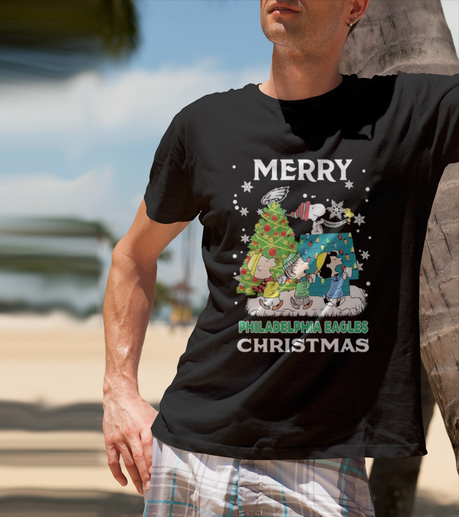 Merry Philadelphia Eagles Christmas Charlie Brown Snoopy Woodstock T-Shirt