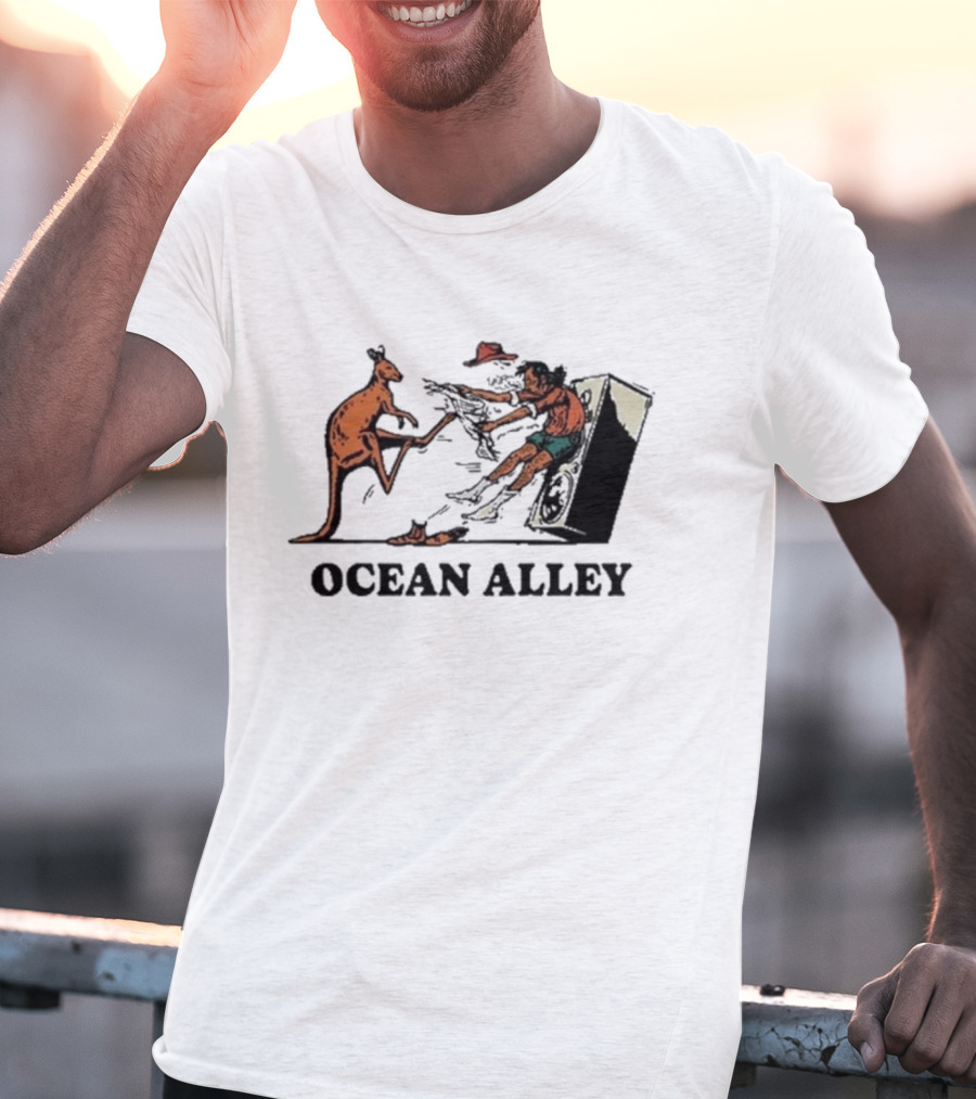 OCEAN ALLEY Kangaroo Laundry Kick T-Shirt