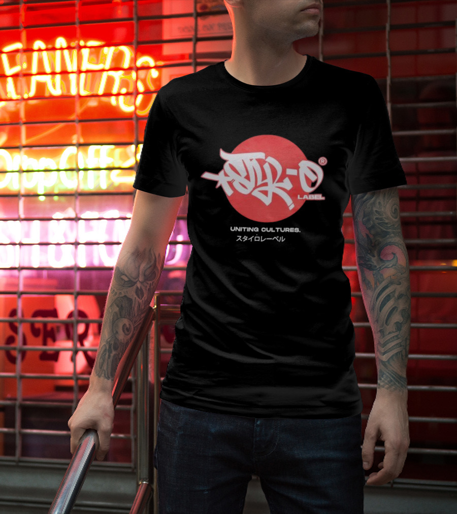 Uniting Cultures Label T-Shirt