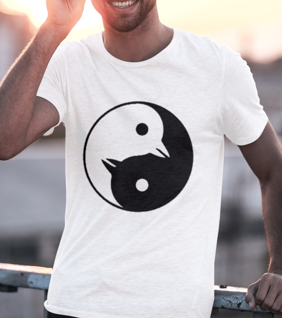 Yin Yang Penguins Pinguini Tattici Nucleari T-Shirt
