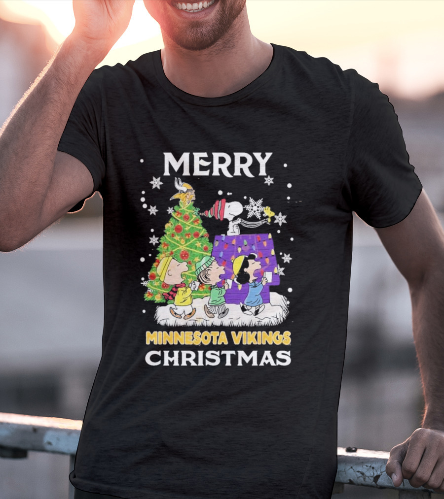 Merry Christmas Minnesota Vikings Snoopy Peanuts Holiday T-Shirt