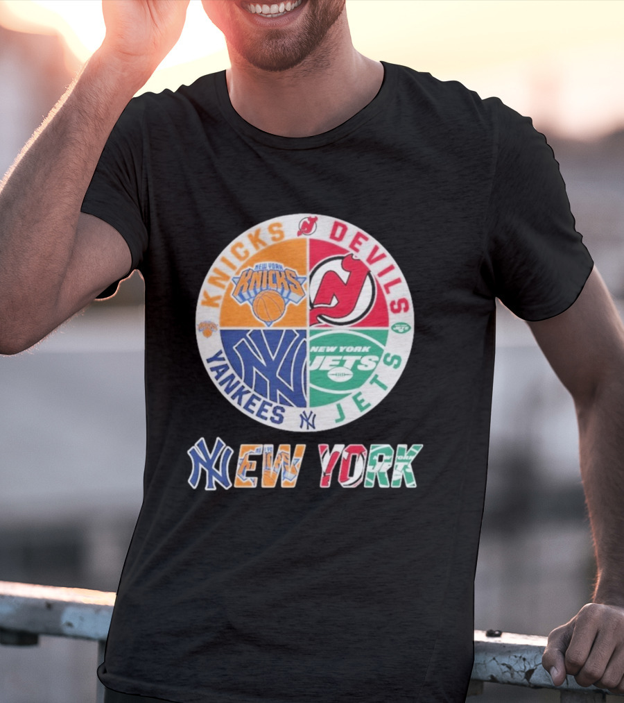 New York Knicks Yankees Jets Devils Circle New York T-Shirt