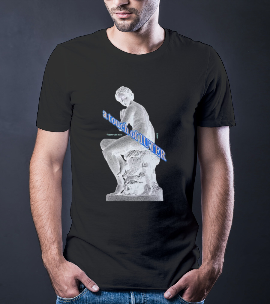 Nymph A Touch Of Iuter Collezione Primavera Estate 2025 Insieme Dal 2002 Statue T-Shirt