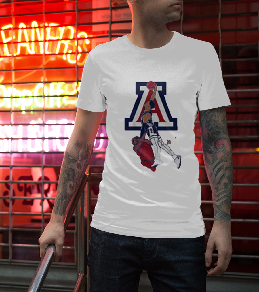 Arizona Basketball Caleb Love Dunking Over Defender T-Shirt