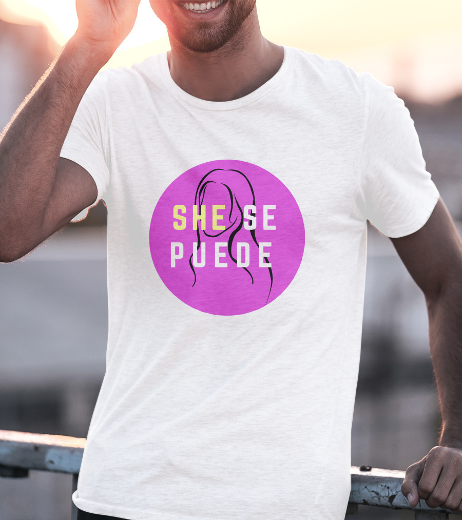 SHE SE PUEDE Purple Circle T-Shirt