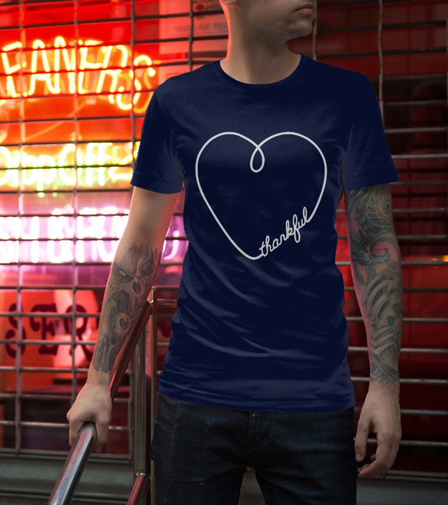 Thankful Script Heart Outline T-Shirt