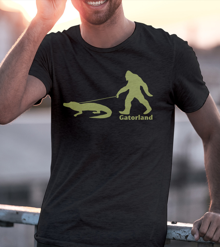 Cvpayne Bigfoot Walking Alligator Gatorland T-Shirt