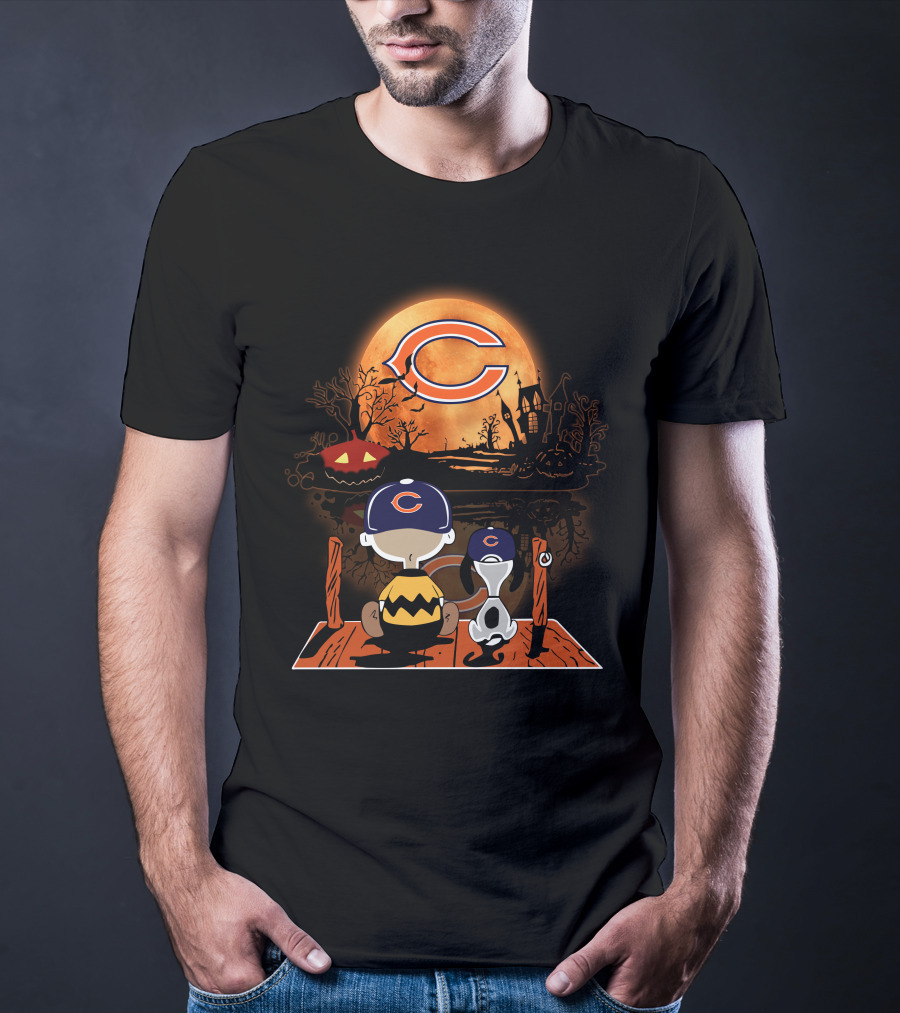 Charlie Brown Snoopy Chicago Bears Halloween Moon Scene T-Shirt