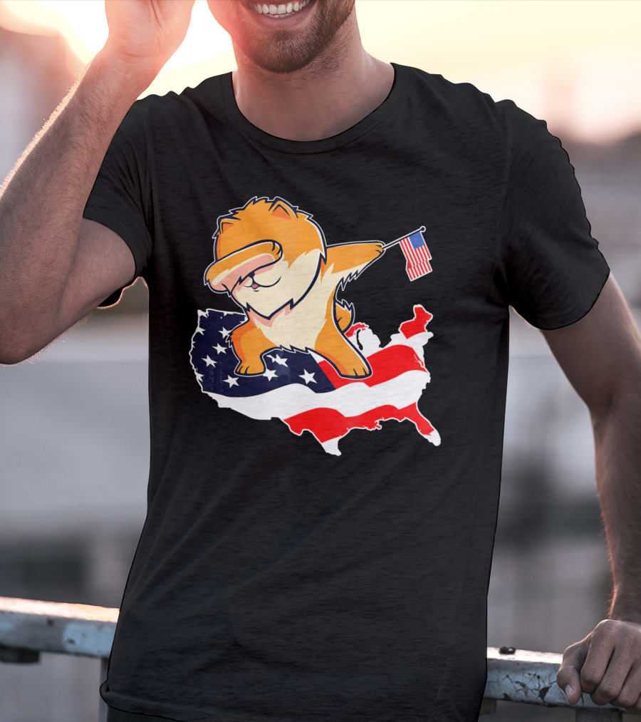 Funny Dabbing Pomeranian Holding American Flag On USA Map T-Shirt
