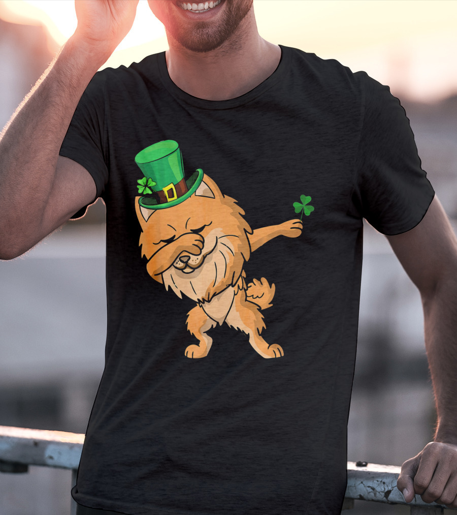 St Patricks Dabbing Pomeranian Leprechaun With Shamrock T-Shirt