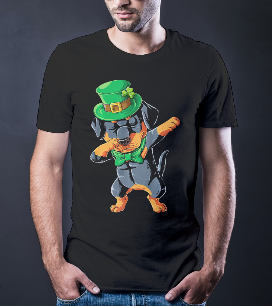 Rottweiler Dabbing Green Leprechaun Hat St Patrick's Day Bow Tie T-Shirt